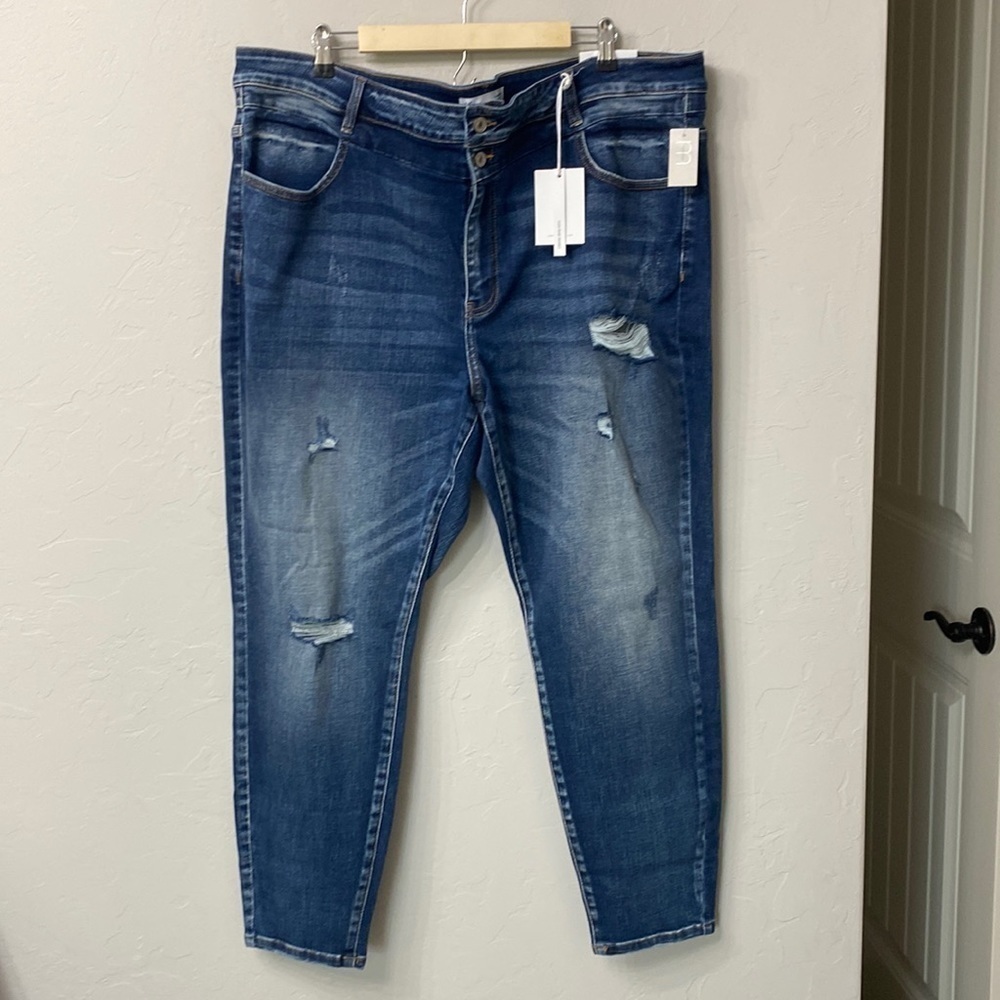 KanCan for Maurices high rise skinny distressed jeans size 24 X29. NWT